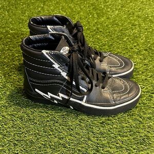 Vans Kids Black and White High-Top Lightening Bolt Sneakers 3.5Y